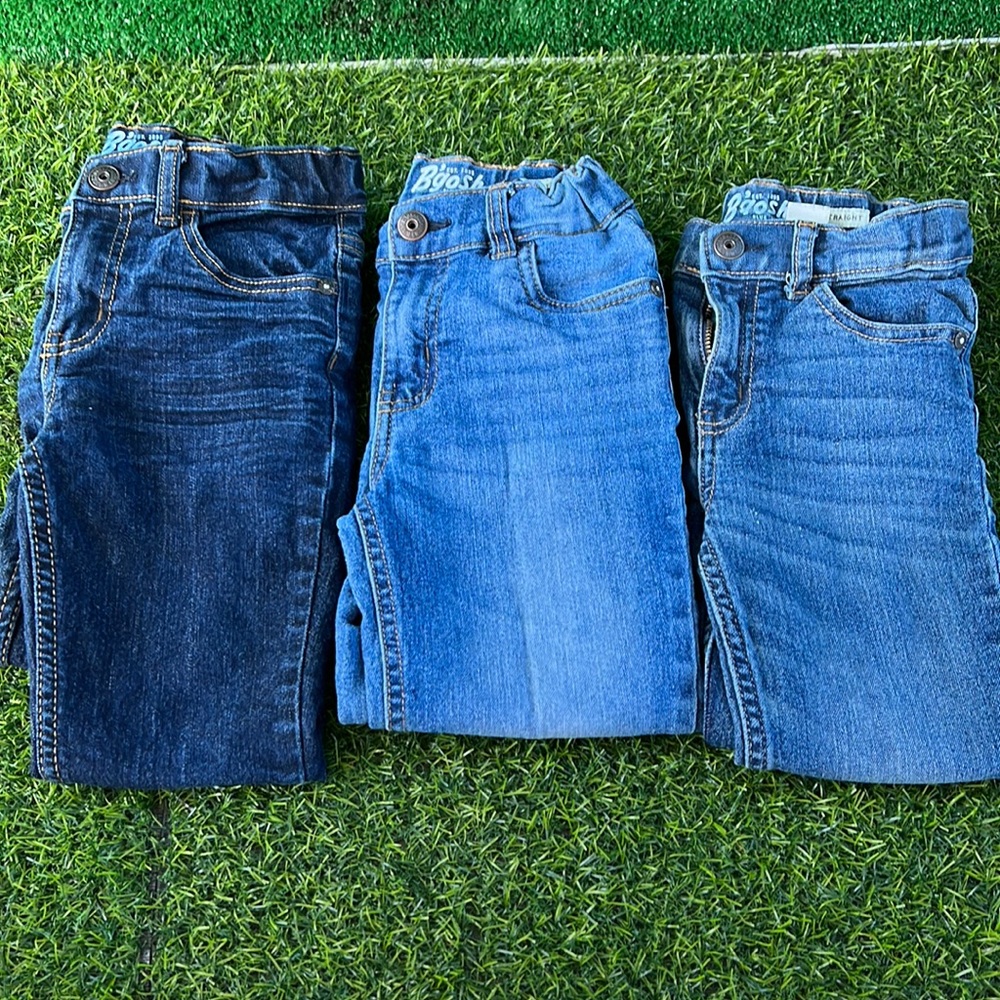 Slightly used boys 5r Oshkosh jeans 3 pack